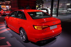 1_Audi-S4-_2019IV-