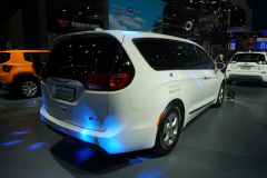 Chrysler-Pacifica-Hybrid-_2019IV-