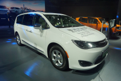 Chrysler-Pacifica-Hybrid-_2019IV_