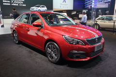 Dongfeng-Peugeot-308-_2019IV_