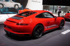 Porsche-911-Carrera-4-GTS-_2018X-