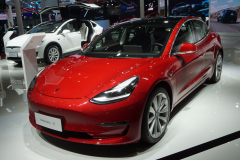 Tesla-Model-3-_2019IV_
