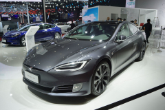 Tesla-Model-S-_2019IV_