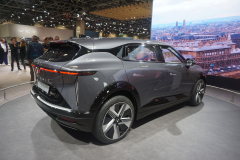 1_VinFast-VF-7-_2022X-