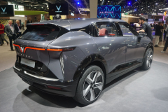 VinFast-VF-7-_2022X-