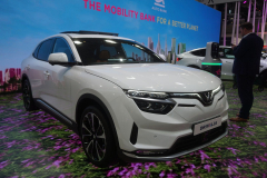 VinFast-VF8-_2023IX_